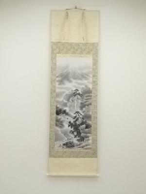 秀峰筆　水墨山水　富士　肉筆絹本掛軸（共箱）